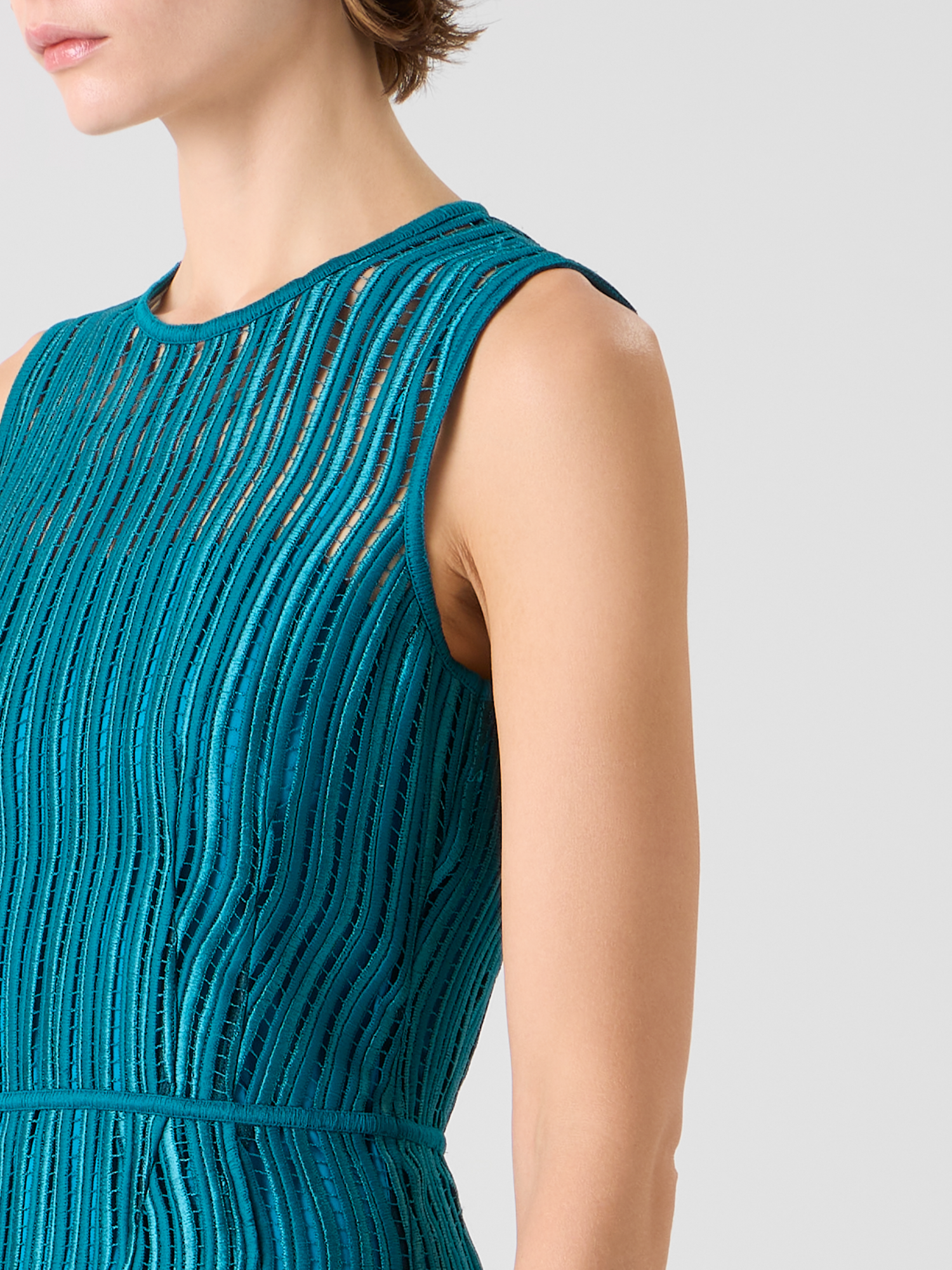 Gown in Wave Guipure - Image 4